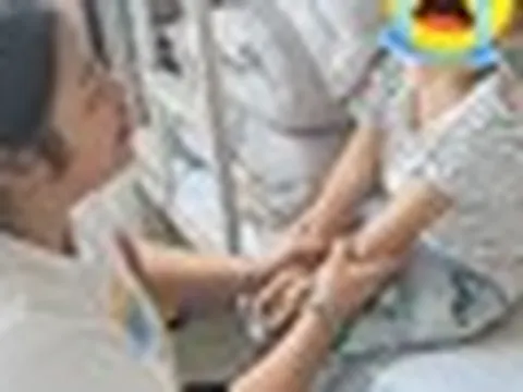 Bức ảnh này có gì mà khiến các chuyên gia giáo dục cũng phải lên tiếng cảnh báo!