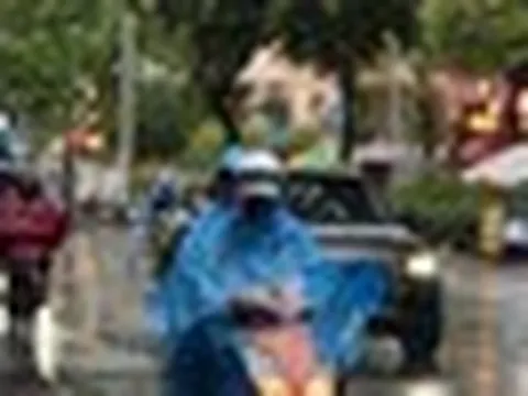 Lời khuyên cho những người vừa phải “đội mưa” đi làm