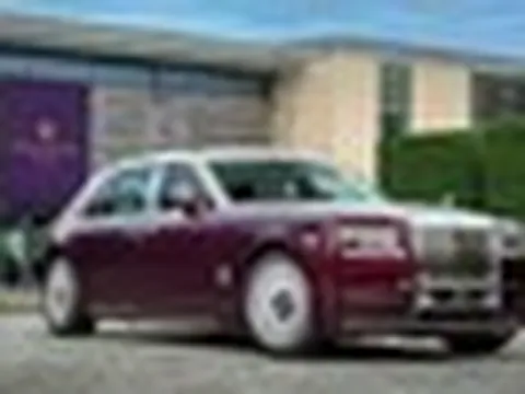 Tin xe 17/9: Rolls-Royce Phantom khảm vỏ bào ngư, Volvo XC60 nâng cấp mạnh