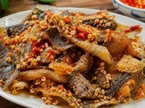 Đi chợ thấy người ta vứt bỏ phần này, tôi mang về làm món lạ miệng khiến cả nhà tranh nhau gắp