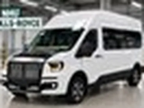 Lộ bản thiết kế 'lạ' cho Ford Transit tại Việt Nam: Mặt trước tạo hình kiểu Rolls-Royce, ghế thương gia sang xịn