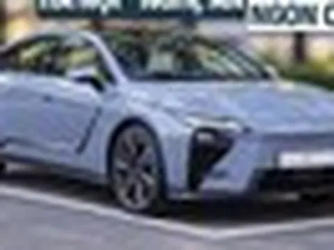 Xe điện Lexus đầu tiên Việt Nam lộ diện: Giá dự kiến gần 3 tỷ đồng, chạy hơn 440km/sạc, cắm nhanh nửa tiếng đầy 10-80% pin