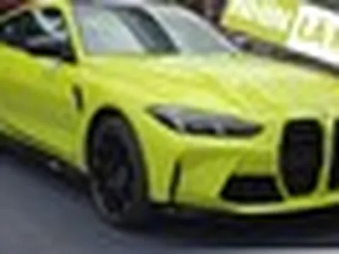 Ngắm BMW M4 giá từ 5,599 tỷ tại Việt Nam: Nóc carbon siêu nhẹ, có chế độ riêng cho chạy track, tăng tốc 0-100 km/h trong 3,5 giây