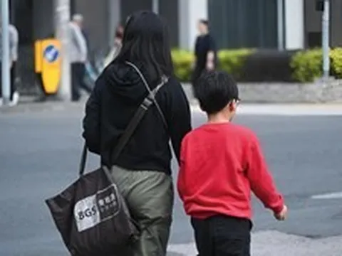 Làm được 6 điều đơn giản này lúc đón con tan học thì bạn chính là một bậc cha mẹ điểm 10, con cái biết ơn suốt đời