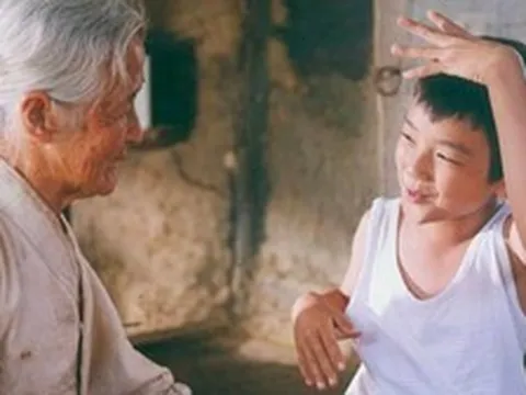 9 dấu hiệu dễ thấy ở đứa trẻ được nuôi dạy tốt