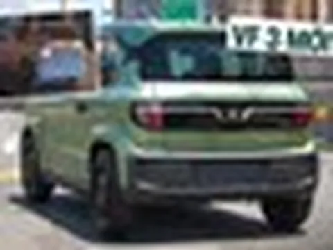 Rộ ảnh VinFast VF 3 với thiết kế mới trên đường: Bỏ vài chi tiết hầm hố, CĐM kỳ vọng một bản mở rộng khoang cabin