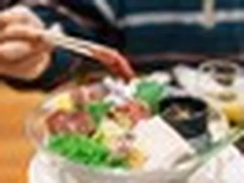 Vì sao người Nhật Bản ăn thịt ngựa sống?