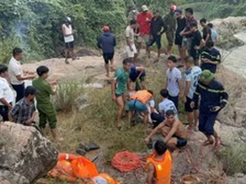 Rủ nhau đi tắm thác, 2 học sinh ở Quảng Trị chết đuối
