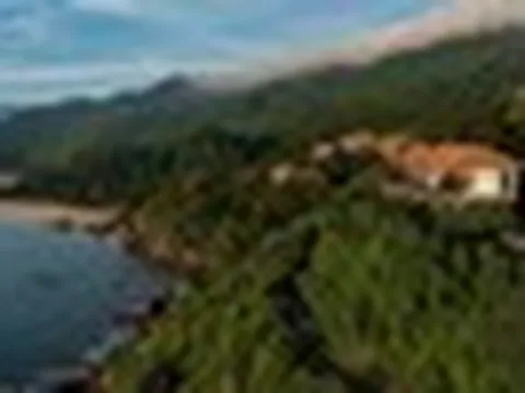 Việt Nam có vịnh biển được xếp vào nhóm đẹp nhất thế giới: Dài 42,5km, nằm dưới chân đèo Hải Vân, cảnh sắc như “bồng lai tiên cảnh”