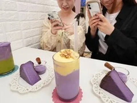 Không phải matcha, một nguyên liệu màu tím đang ‘xâm chiếm’ khắp các quán cà phê, trở thành hiện tượng toàn cầu
