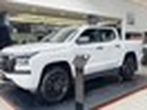 Mitsubishi Triton vẫn khuyến mại mạnh tay sau tháng lên top doanh số phân khúc: Giảm lăn bánh tới 56 triệu đồng, bản mới ra mắt cũng không ngoại lệ