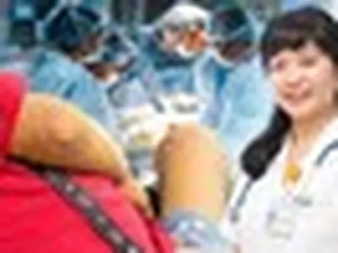 "Bác thương con, cắt hết mấy cục u này cho con nhé!”: Lời nói khiến bác sĩ xúc động của bé trai 4 tuổi