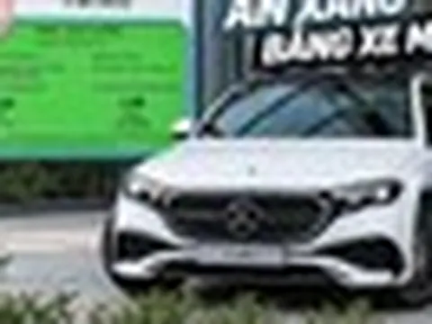 Mercedes-Benz E-Class PHEV giá dự kiến gần 3,4 tỷ đồng tại Việt Nam lộ mức tiêu thụ xăng 'như ngửi': Dưới 2L/100km, tiết kiệm hơn cả Honda Lead