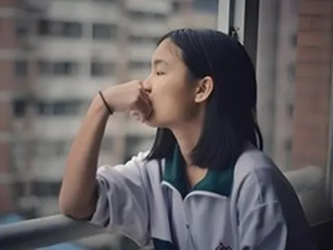 5 biểu hiện tưởng là "ngoan và hiểu chuyện" nhưng có thể là dấu hiệu trẻ đang ngày càng tự ti
