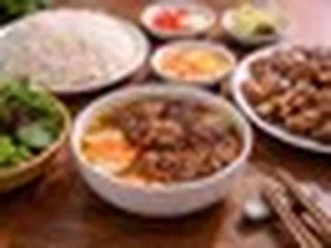 Giải pháp "thoát mùi" sau khi ăn bún chả