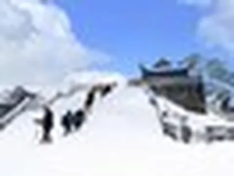Chinh phục đỉnh núi cao 3.143 m ở Việt Nam, từng lạnh -8°C, mùa đông nhìn như một góc châu Âu
