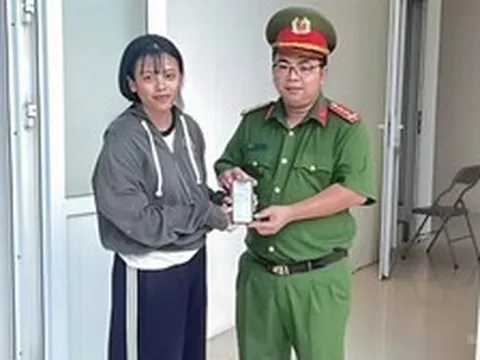 Giao dịch 1,4 tỷ đồng bất ngờ chuyển vào tài khoản Lê Thị Lan lúc 23 giờ