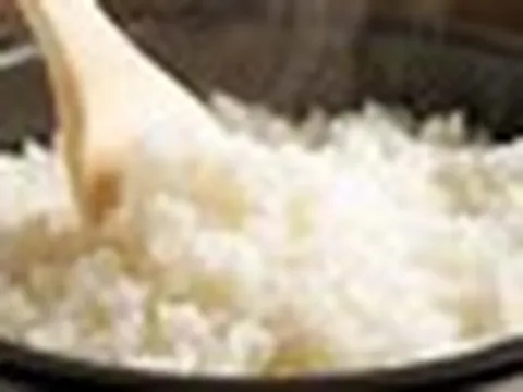 3 thói quen xấu khi ăn cơm cần bỏ ngay: Gặp ở nhiều người Việt