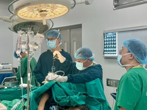 Người đàn ông 54 tuổi ho ra đờm có mùi "lạ"