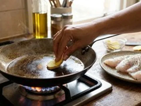 Vì sao nên cho 1 lát gừng vào chảo trước khi chiên cá? Nhiều người ước biết sớm hơn