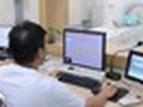 Trì hoãn khám sức khỏe để ưu tiên lo cho gia đình, nhiều người hối không kịp