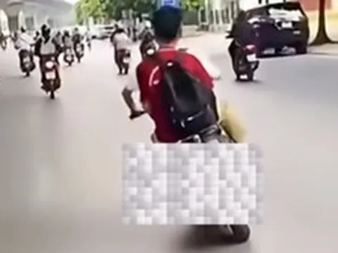 Con lạng lách, đánh võng trên xe máy điện, mẹ bị phạt 9 triệu đồng